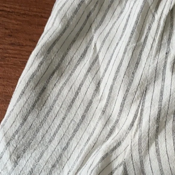 Time and Tru White and Black Striped Pull On Shorts with Elastic Waist. Size XL - Picture 5 of 5